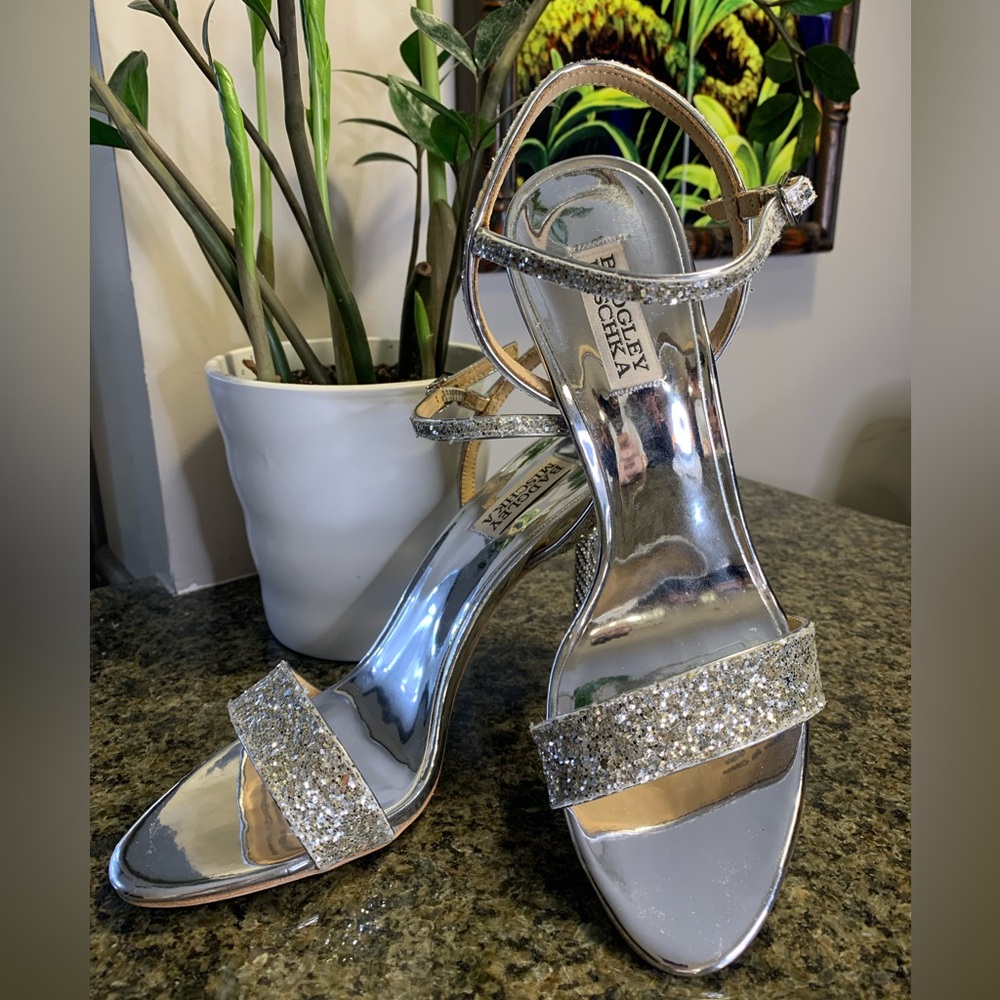 Badgley Mischka OLYMPIA Sandal, Silver Glitter